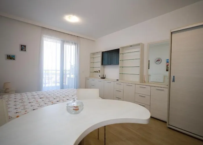 公寓 студио сарафово