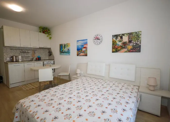 студио сарафово * 布尔加斯