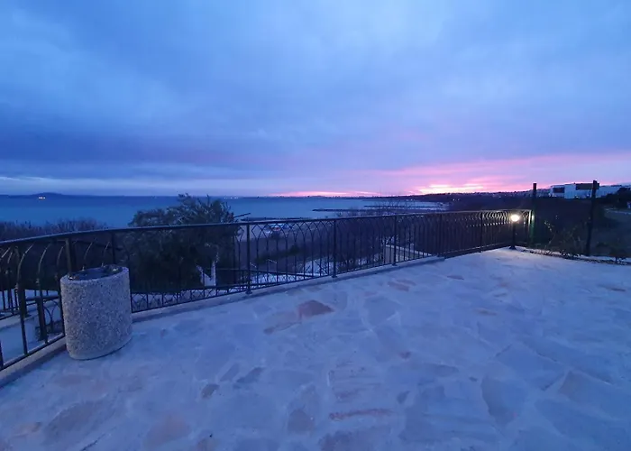 студио сарафово * 布尔加斯